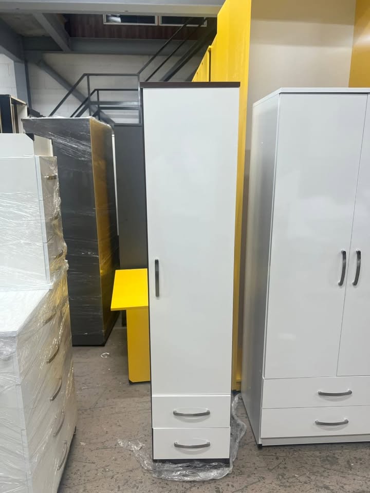 Single Door Wardrobe